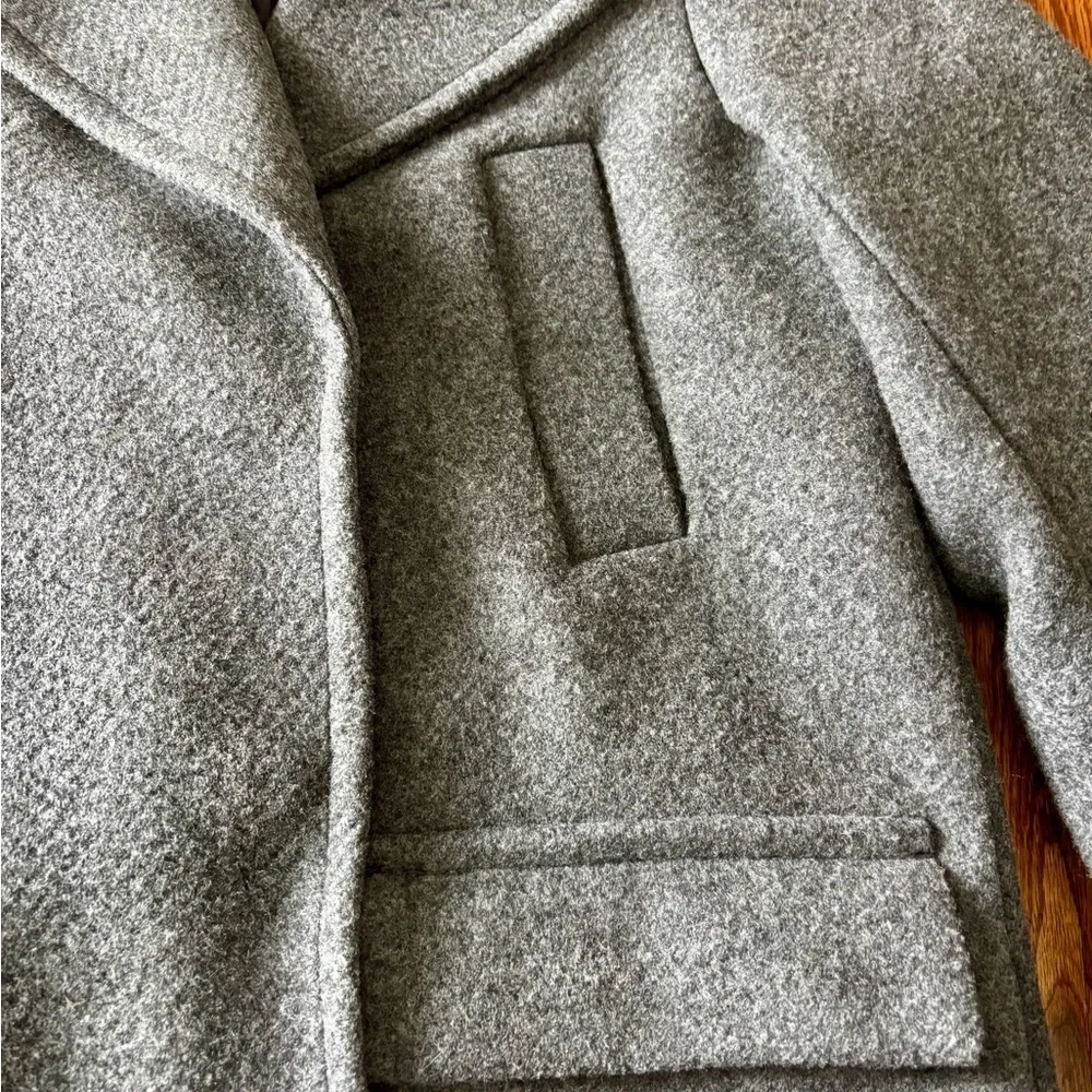 H&M Women’s Double Breasted Gray Pea Coat - Size 0 - EUC